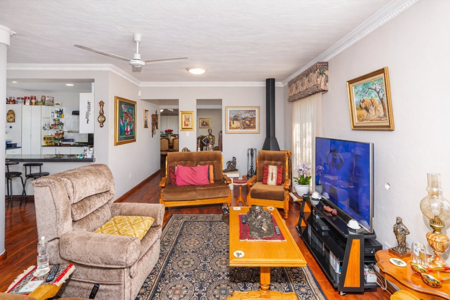 5 Bedroom Property for Sale in Meerhof North West